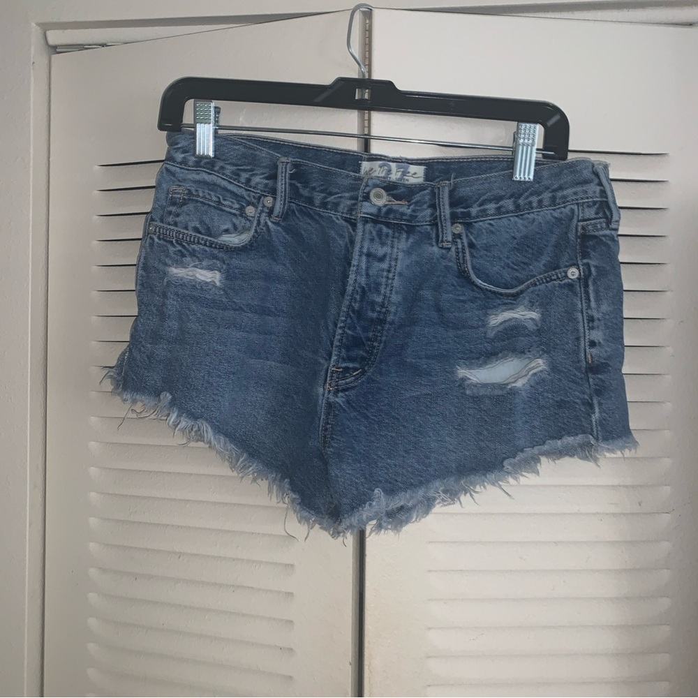 We The Free Cutoff Denim Shorts Women’s Size 27